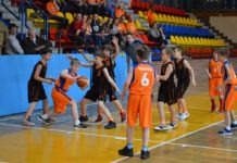 Pierwszy mecz Pułaskiego w wareckiej hali